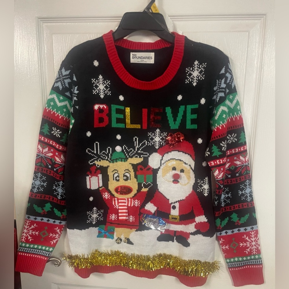 No‎ Boundaries Women’s Holiday Sweater with Santa and Reindeer! NWT! Size Large!